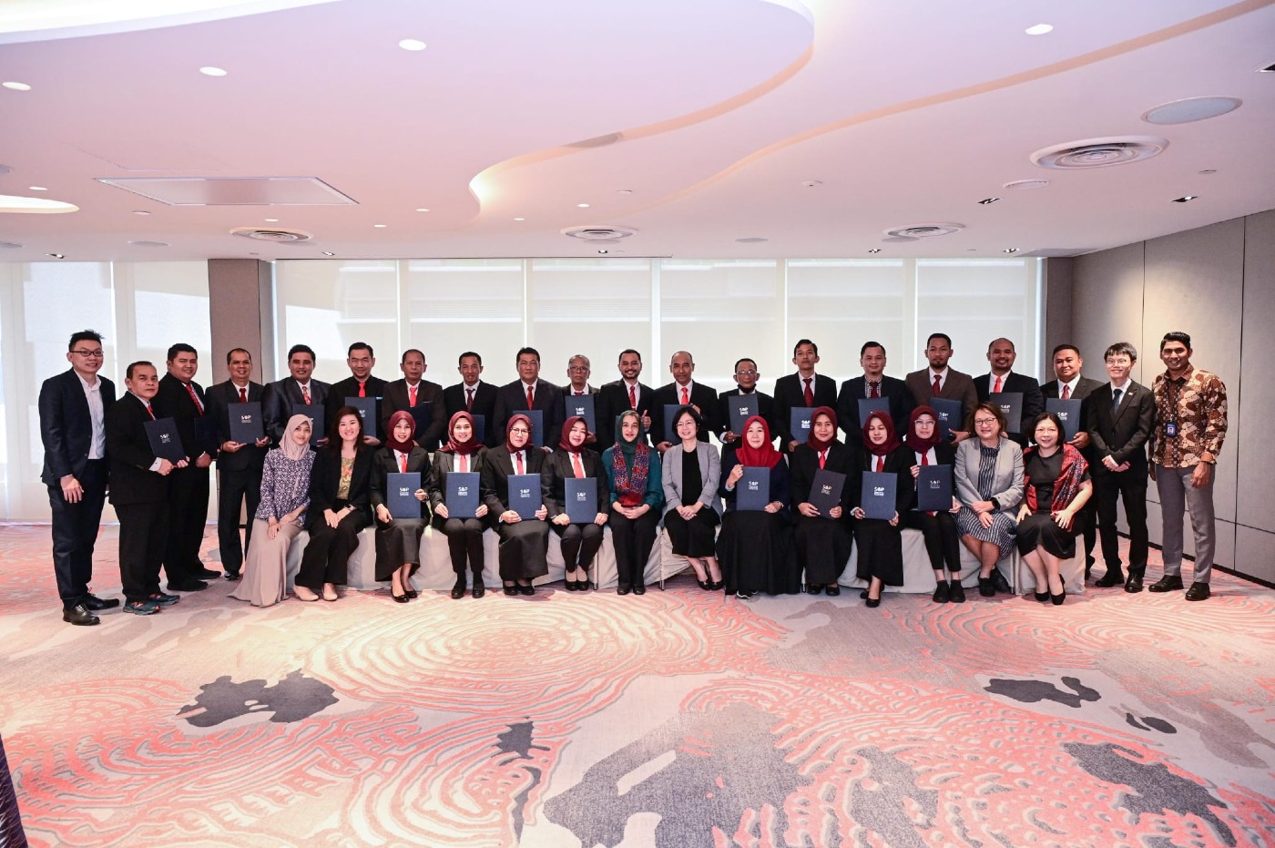 cover Tingkatkan Kualitas Pelayanan Publik, 25 ASN Pemkot Ikuti Pelatihan Public Service di Singapura