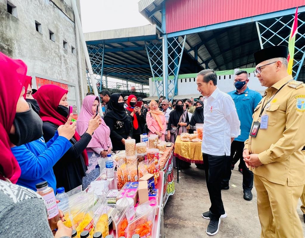 cover Wali Kota Jambi Dampingi Blusukan Presiden Jokowi di Pasar Talang Banjar
