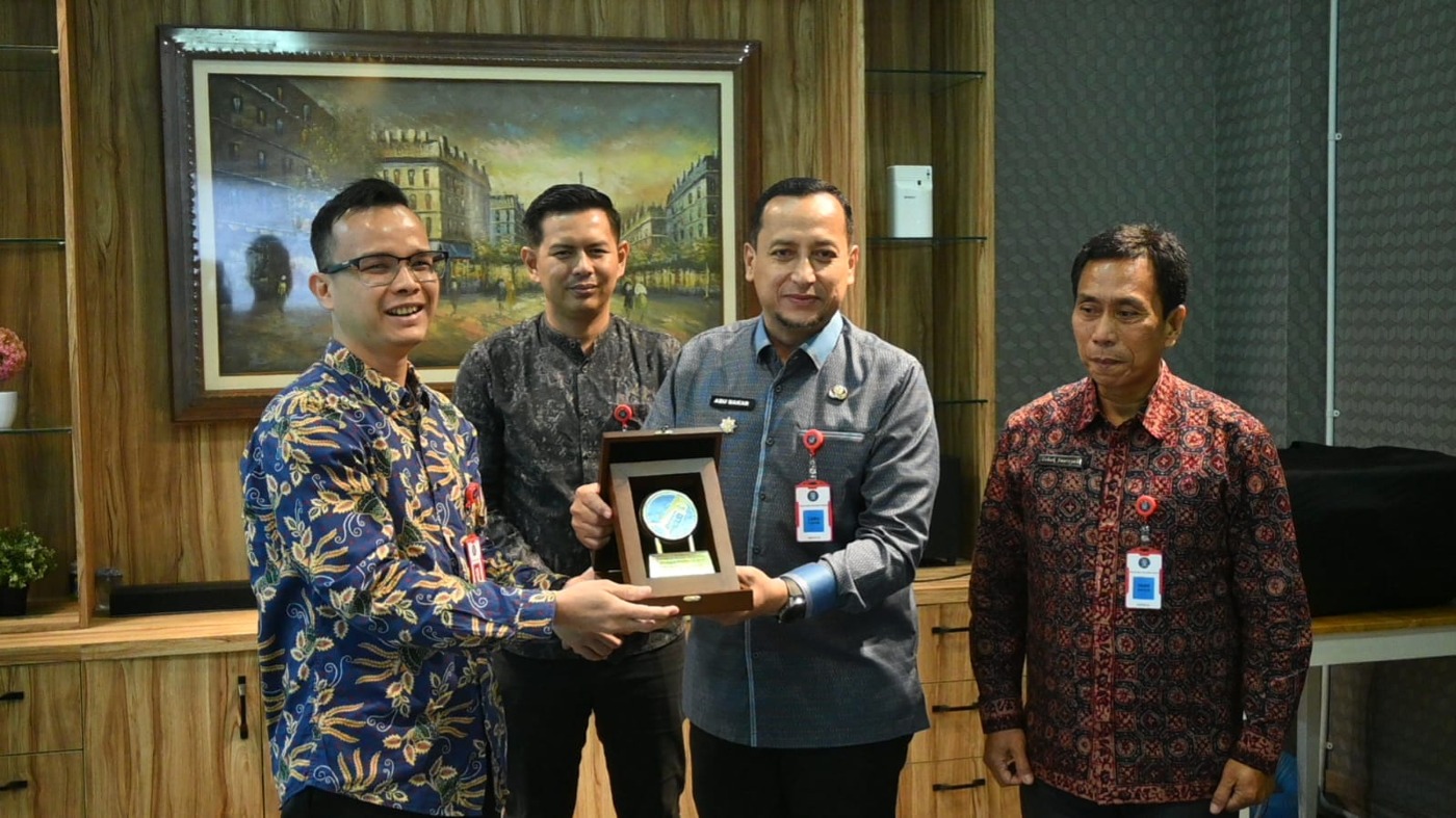 cover Tingkatkan Keamanan Informasi SPBE, Diskominfo Kota Jambi Tanda Tangani PKS Bersama BSrE BSSN