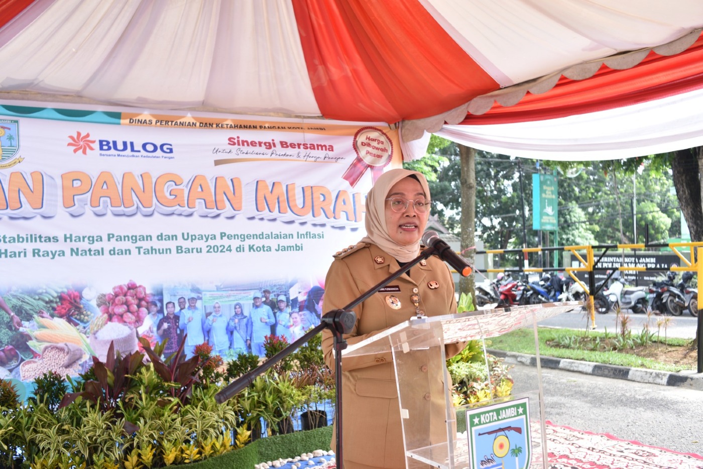 cover Gelar Pangan Murah dan Operasi Pasar Pemkot Jambi, Ludes Diserbu Warga