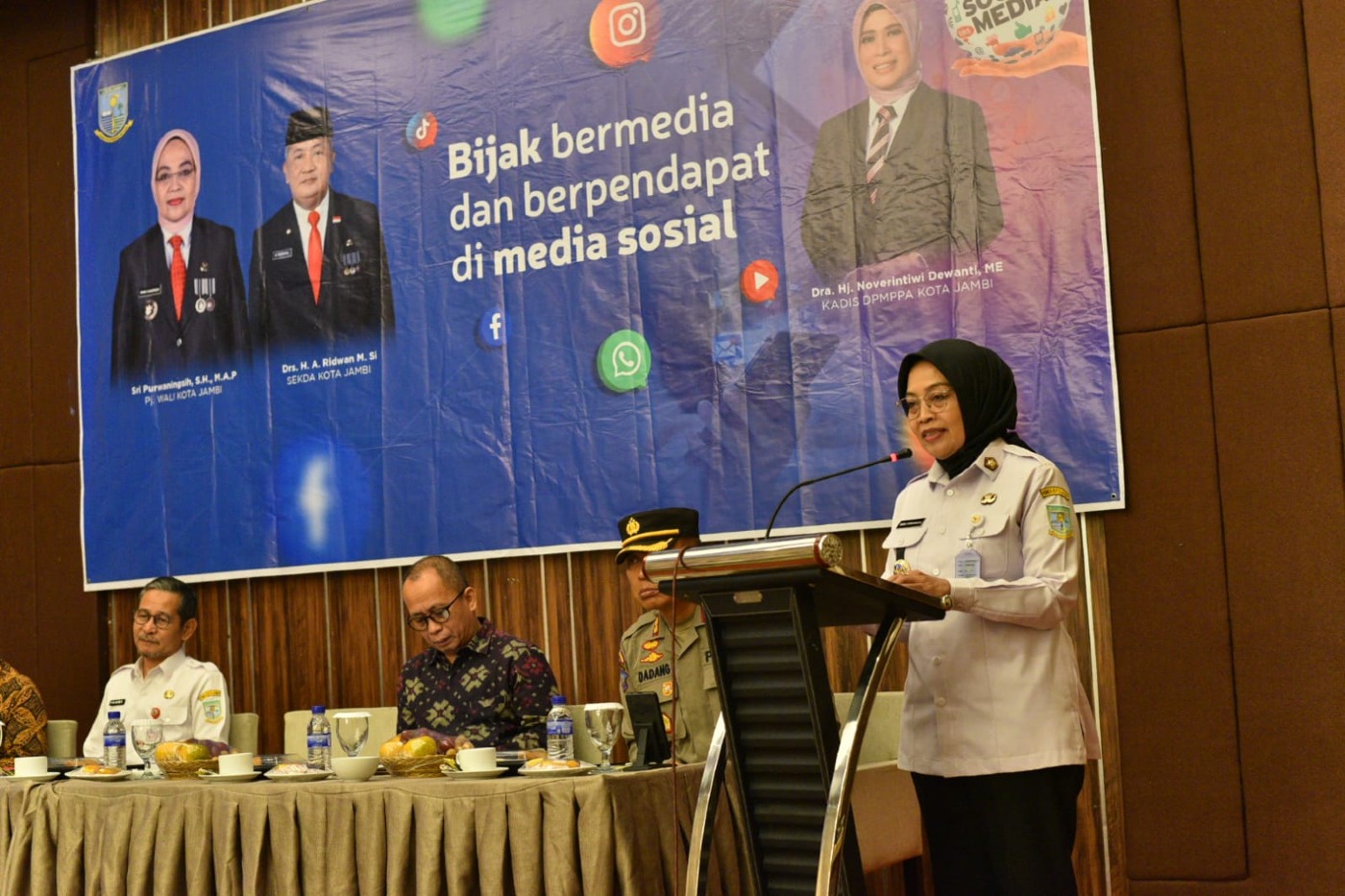 cover PJ WALIKOTA JAMBI SRI PURWANINGSIH DORONG AGAR GENERASI MUDA BIJAK DALAM BERMEDIA SOSIAL