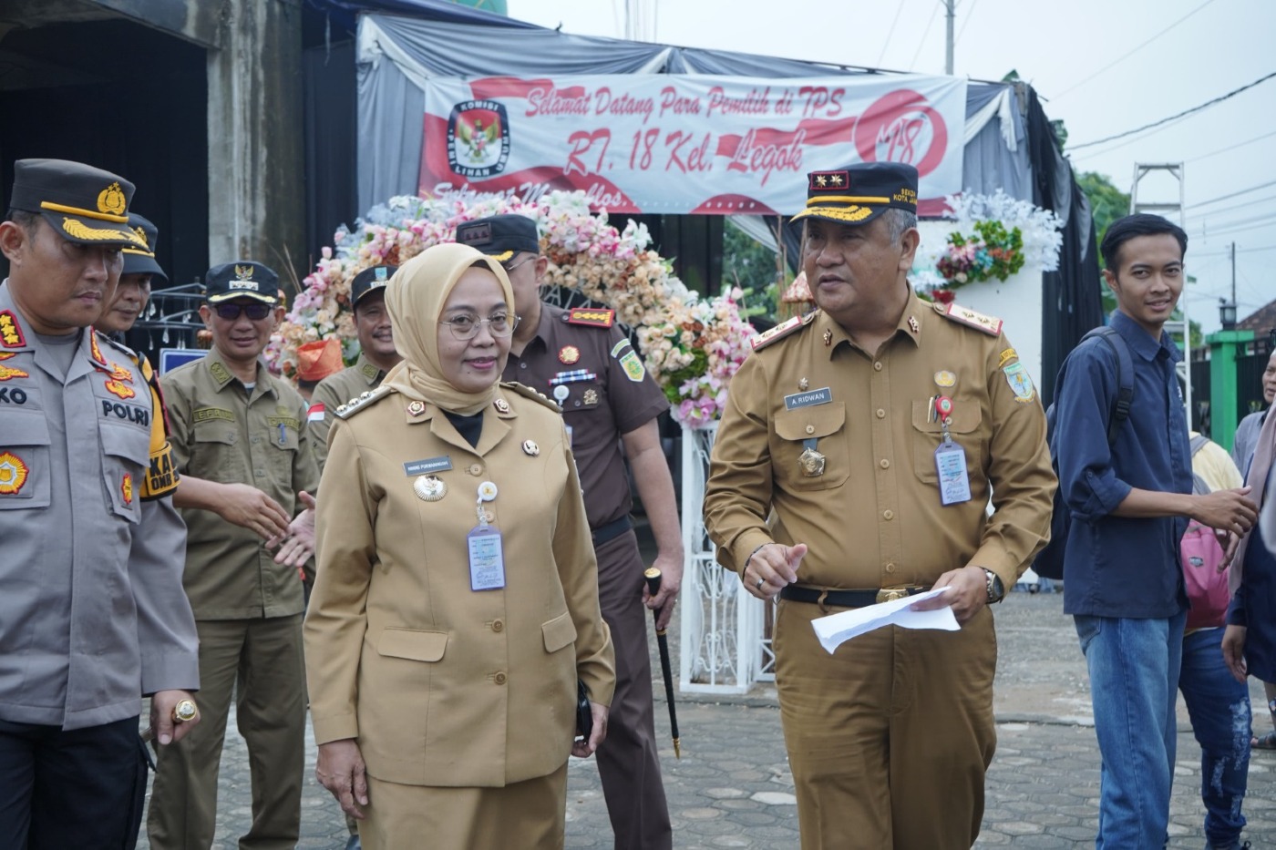 cover PENJABAT WALI KOTA JAMBI SRI PURWANINGSIH TINJAU TPS PEMILU 2024 WILAYAH KOTA JAMBI