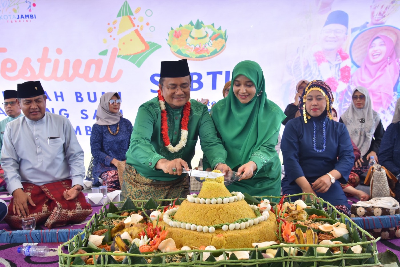 cover Semarak Festival Sedekah Bumi Tanjung Sari, Antusias Dihadiri Warga Kota Jambi