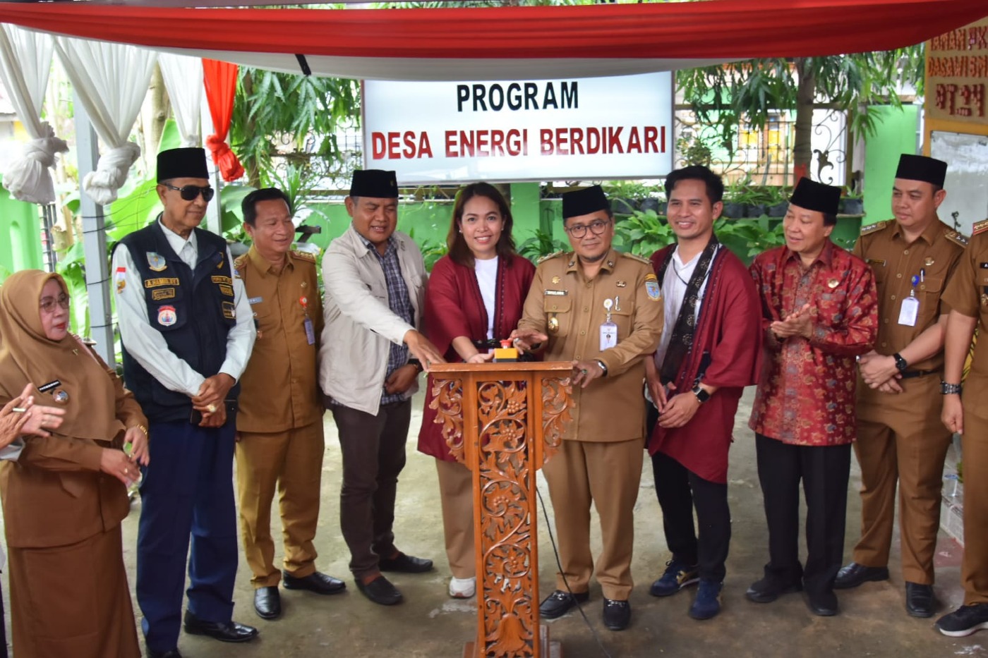 cover Maulana Resmikan RT Energi Berdikari, Berdayakan Sampah Bernilai Ekonomis