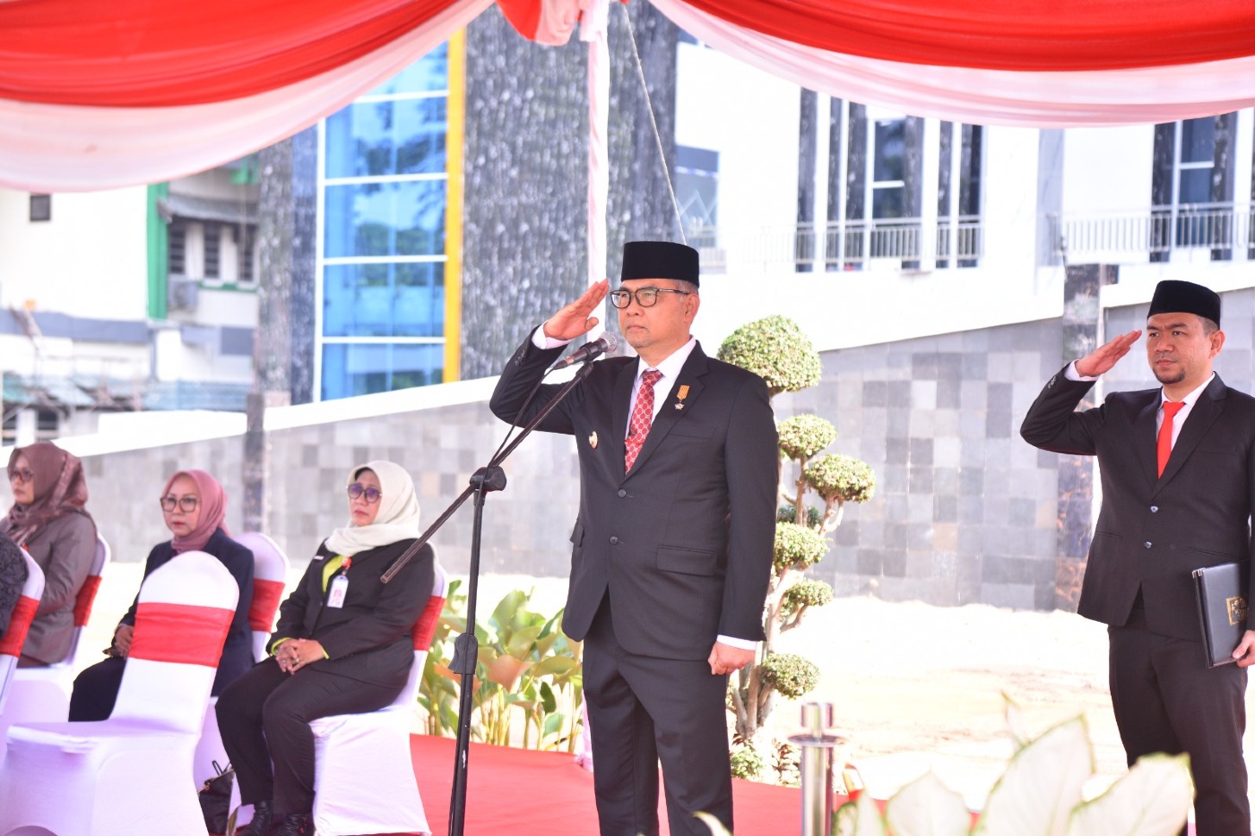 cover Momentum Peringatan Sumpah Pemuda, Fasha Raih Penghargaan Tokoh Kepala Daerah Peduli Pemuda