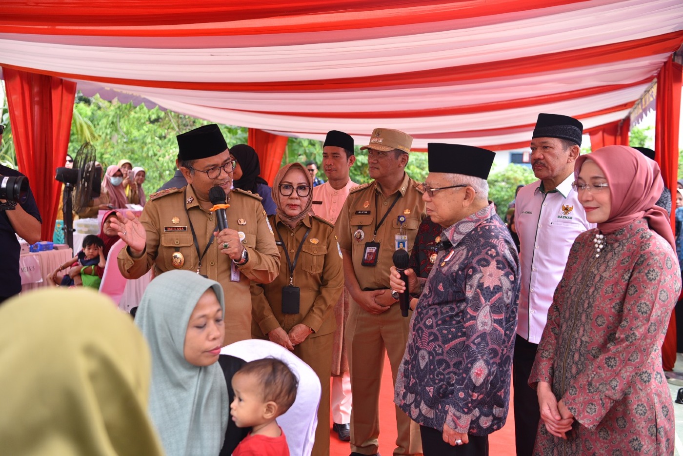 cover Wawako Maulana Dampingi Wapres Ma’ruf Amin Tinjau Posyandu di Thehok