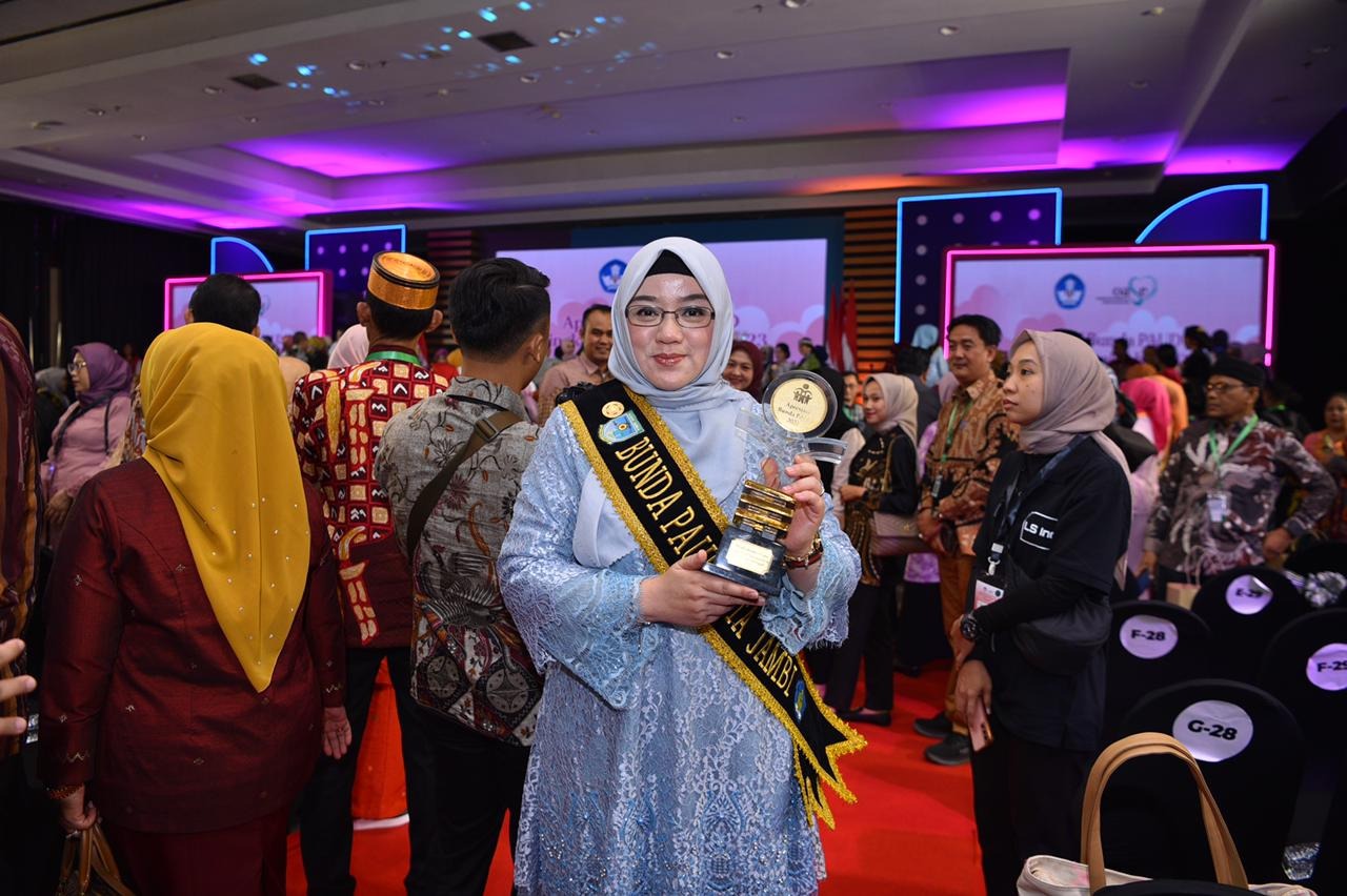 cover Yuliana Raih Apresiasi Bunda PAUD 2023 Kategori Wiyata Darma Utama