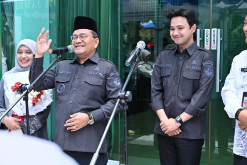 cover Tiba Di Jambi, Wako Maulana Dan Wawako Diza Serukan Kolaborasi dan Pimpin Rapat 100 Hari Kerja