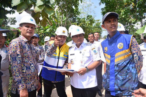 cover Wali Kota Maulana Tinjau Langsung Normalisasi Sungai Asam : Solusi Strategis Atasi Banjir di Kota Jambi