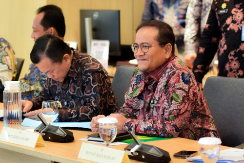 cover Wali Kota Jambi Paparkan Usulan Strategis ke Menkes RI: Dorong Pemerataan dan Peningkatan Layanan Kesehatan