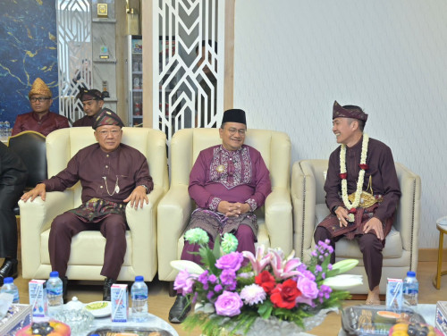 cover Hadiri HUT ke-1342 Tahun Kota Palembang : Wali Kota Maulana, Ketua Komwil II APEKSI Ajak Kota di Sumatera Perkuat Kolaborasi