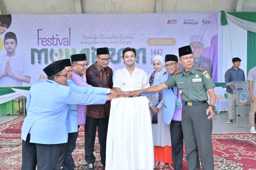 cover Kenang Masa Jadi Kafilah FASI Jambi, Jejak Diza Warnai Pembukaan FASI XXIII Kota Jambi