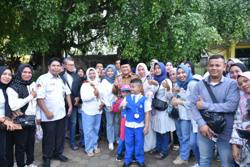 cover Wali Kota Maulana Tunjukkan Keteladanan, Ajak Para Ayah Hadir di Momen Awal Pendidikan Anak