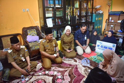 cover Wali Kota Maulana, Takziah dan Salurkan Santunan Kematian Petugas Keagamaan yang Wafat di Mekkah