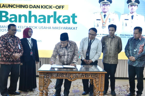 cover Lagi, Program Unggulan Kota Jambi Bahagia Diluncurkan, Banharkat : "Strategi Maulana-Diza Angkat UMKM Naik Kelas"