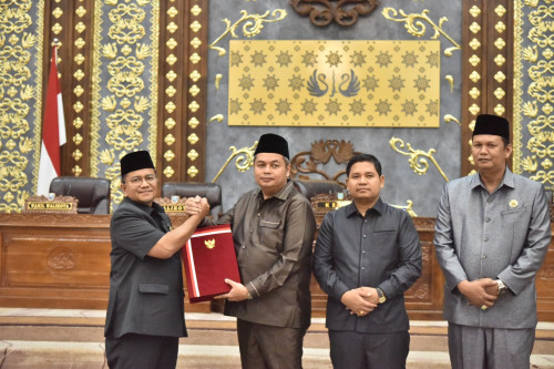 cover Sampaikan Ranperda Kepada DPRD, Maulana: Pembentukan BPBD Kota Jambi Langkah Strategis Untuk Penanganan Bencana
