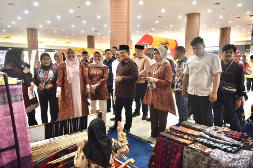 cover Buka Gebyar UMKM, Wali Kota Targetkan UMKM Jadi Penggerak Pertumbuhan Ekonomi